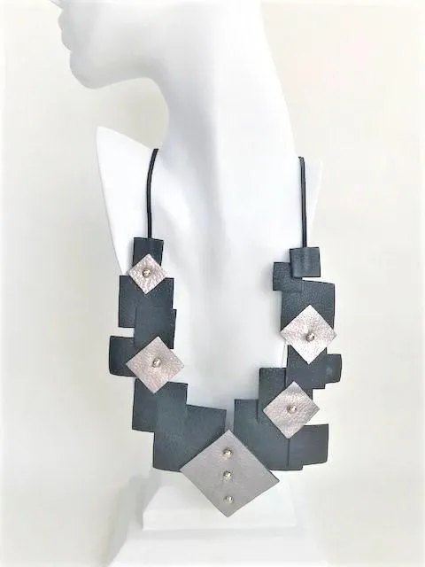 "21"  bib necklace